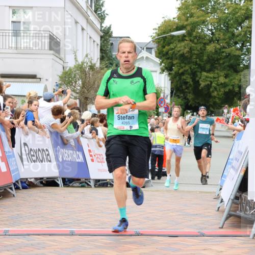 31.08.2025 - 21. Blankeneser Heldenlauf Strokosch-Dieckow http://msf.ph/oto/8687961 31.08.2025 11:56:29 Ziel 5615, 4265, 4217 meine-sportfotos.de