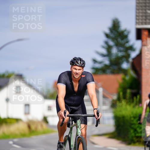 31.08.2025 - Elbe Triathlon Hamburg Michael Burmester http://msf.ph/oto/8687988 31.08.2025 15:33:01 Radfahren  meine-sportfotos.de