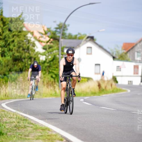 31.08.2025 - Elbe Triathlon Hamburg Michael Burmester http://msf.ph/oto/8688015 31.08.2025 15:33:39 Radfahren  meine-sportfotos.de