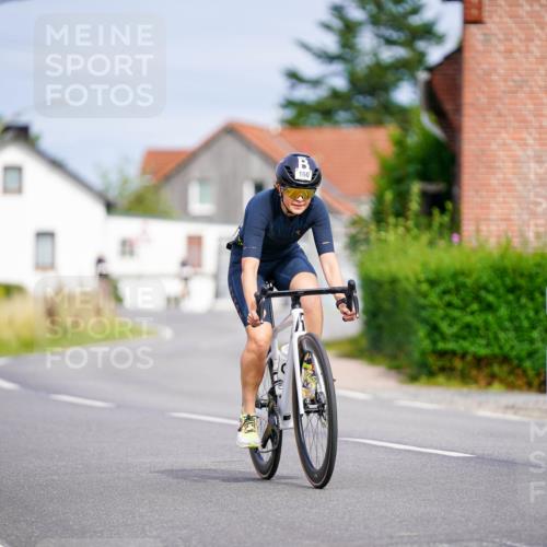 31.08.2025 - Elbe Triathlon Hamburg Michael Burmester http://msf.ph/oto/8688173 31.08.2025 15:37:07 Radfahren  meine-sportfotos.de