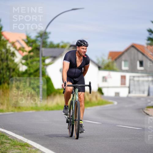 31.08.2025 - Elbe Triathlon Hamburg Michael Burmester http://msf.ph/oto/8688203 31.08.2025 15:37:51 Radfahren  meine-sportfotos.de