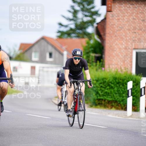 31.08.2025 - Elbe Triathlon Hamburg Michael Burmester http://msf.ph/oto/8688244 31.08.2025 15:39:16 Radfahren  meine-sportfotos.de