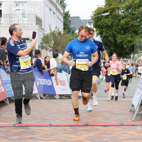 31.08.2025 - 21. Blankeneser Heldenlauf Strokosch-Dieckow http://msf.ph/oto/8688246 31.08.2025 10:29:32 Ziel 2614, 2615, 2684, 2538, 2558, 2277 meine-sportfotos.de