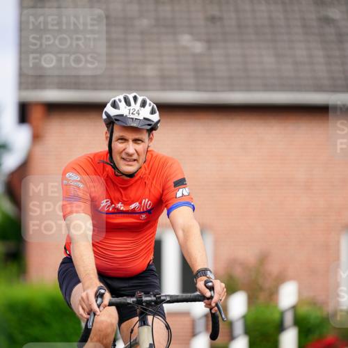 31.08.2025 - Elbe Triathlon Hamburg Michael Burmester http://msf.ph/oto/8688302 31.08.2025 15:40:36 Radfahren  meine-sportfotos.de
