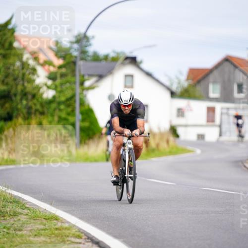 31.08.2025 - Elbe Triathlon Hamburg Michael Burmester http://msf.ph/oto/8688322 31.08.2025 15:41:28 Radfahren  meine-sportfotos.de