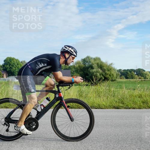 31.08.2025 - Elbe Triathlon Hamburg Michael Burmester http://msf.ph/oto/8688334 31.08.2025 08:56:43 Radfahren 267, 318, 321, 334 meine-sportfotos.de