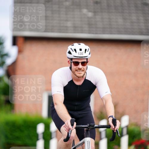 31.08.2025 - Elbe Triathlon Hamburg Michael Burmester http://msf.ph/oto/8688344 31.08.2025 15:42:26 Radfahren  meine-sportfotos.de