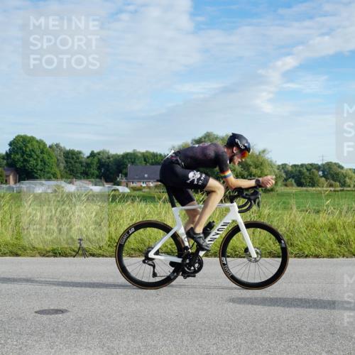 31.08.2025 - Elbe Triathlon Hamburg Michael Burmester http://msf.ph/oto/8688348 31.08.2025 08:57:06 Radfahren 177, 198, 298, 311 meine-sportfotos.de