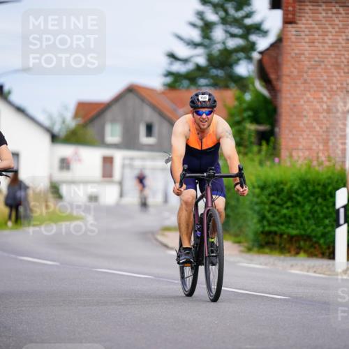 31.08.2025 - Elbe Triathlon Hamburg Michael Burmester http://msf.ph/oto/8688400 31.08.2025 15:44:22 Radfahren  meine-sportfotos.de