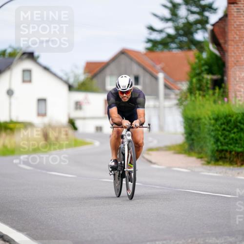 31.08.2025 - Elbe Triathlon Hamburg Michael Burmester http://msf.ph/oto/8688426 31.08.2025 15:45:35 Radfahren  meine-sportfotos.de