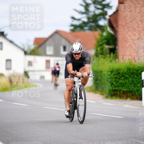 31.08.2025 - Elbe Triathlon Hamburg Michael Burmester http://msf.ph/oto/8688428 31.08.2025 15:45:36 Radfahren  meine-sportfotos.de
