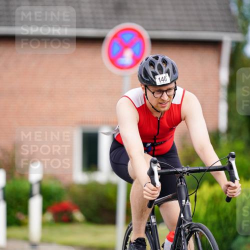 31.08.2025 - Elbe Triathlon Hamburg Michael Burmester http://msf.ph/oto/8688440 31.08.2025 15:45:47 Radfahren  meine-sportfotos.de