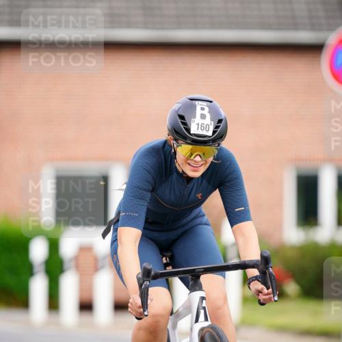 31.08.2025 - Elbe Triathlon Hamburg Michael Burmester http://msf.ph/oto/8688451 31.08.2025 15:46:01 Radfahren  meine-sportfotos.de