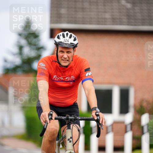 31.08.2025 - Elbe Triathlon Hamburg Michael Burmester http://msf.ph/oto/8688460 31.08.2025 15:46:38 Radfahren  meine-sportfotos.de