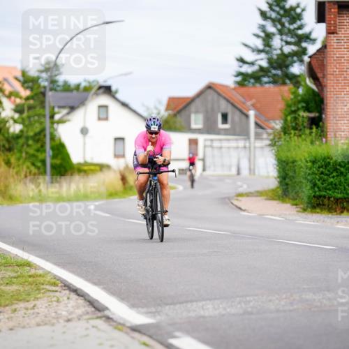 31.08.2025 - Elbe Triathlon Hamburg Michael Burmester http://msf.ph/oto/8688549 31.08.2025 15:51:40 Radfahren  meine-sportfotos.de