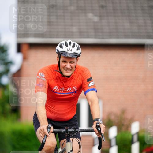 31.08.2025 - Elbe Triathlon Hamburg Michael Burmester http://msf.ph/oto/8688621 31.08.2025 15:52:30 Radfahren  meine-sportfotos.de