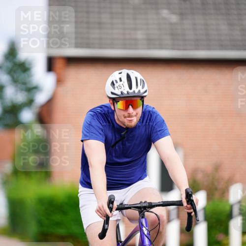 31.08.2025 - Elbe Triathlon Hamburg Michael Burmester http://msf.ph/oto/8688641 31.08.2025 15:52:44 Radfahren  meine-sportfotos.de