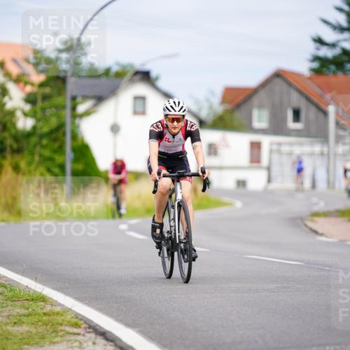 31.08.2025 - Elbe Triathlon Hamburg Michael Burmester http://msf.ph/oto/8688648 31.08.2025 15:54:31 Radfahren  meine-sportfotos.de