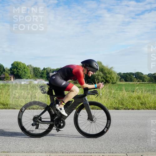 31.08.2025 - Elbe Triathlon Hamburg Michael Burmester http://msf.ph/oto/8688738 31.08.2025 09:08:26 Radfahren 215, 264, 397, 440, 464 meine-sportfotos.de