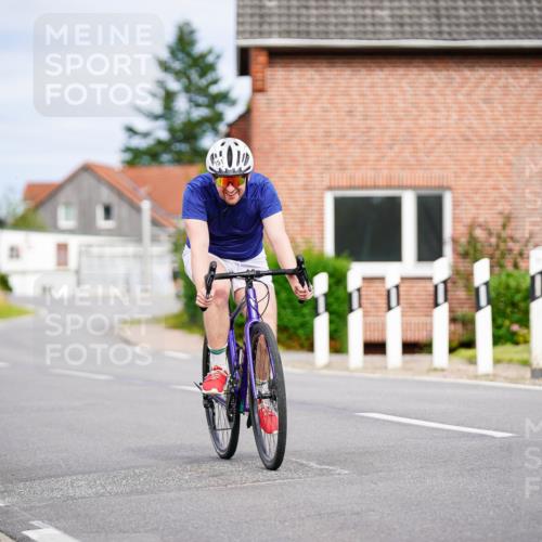 31.08.2025 - Elbe Triathlon Hamburg Michael Burmester http://msf.ph/oto/8688741 31.08.2025 15:58:26 Radfahren  meine-sportfotos.de
