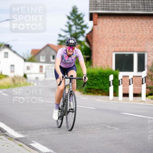 31.08.2025 - Elbe Triathlon Hamburg Michael Burmester http://msf.ph/oto/8688759 31.08.2025 15:58:54 Radfahren  meine-sportfotos.de