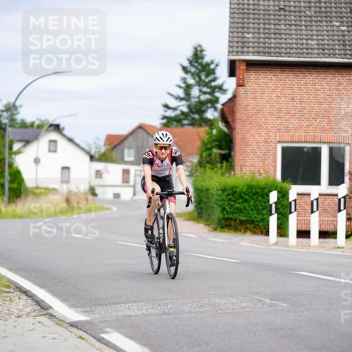 31.08.2025 - Elbe Triathlon Hamburg Michael Burmester http://msf.ph/oto/8688781 31.08.2025 15:59:23 Radfahren  meine-sportfotos.de