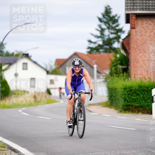 31.08.2025 - Elbe Triathlon Hamburg Michael Burmester http://msf.ph/oto/8688860 31.08.2025 16:02:32 Radfahren  meine-sportfotos.de