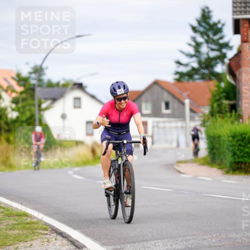 31.08.2025 - Elbe Triathlon Hamburg Michael Burmester http://msf.ph/oto/8688880 31.08.2025 16:02:38 Radfahren  meine-sportfotos.de