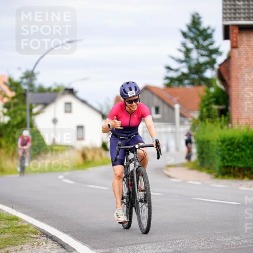 31.08.2025 - Elbe Triathlon Hamburg Michael Burmester http://msf.ph/oto/8688883 31.08.2025 16:02:38 Radfahren  meine-sportfotos.de