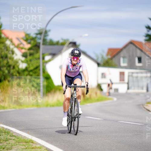 31.08.2025 - Elbe Triathlon Hamburg Michael Burmester http://msf.ph/oto/8688942 31.08.2025 16:04:11 Radfahren  meine-sportfotos.de