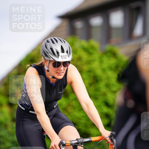 31.08.2025 - Elbe Triathlon Hamburg Michael Burmester http://msf.ph/oto/8688976 31.08.2025 16:04:41 Radfahren  meine-sportfotos.de