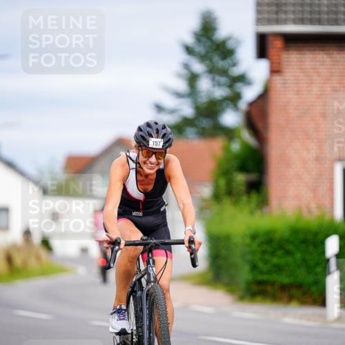 31.08.2025 - Elbe Triathlon Hamburg Michael Burmester http://msf.ph/oto/8689005 31.08.2025 16:05:24 Radfahren  meine-sportfotos.de