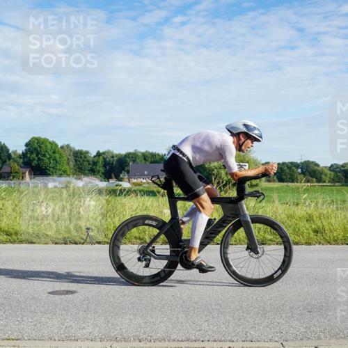 31.08.2025 - Elbe Triathlon Hamburg Michael Burmester http://msf.ph/oto/8689032 31.08.2025 09:14:38 Radfahren 205, 596 meine-sportfotos.de