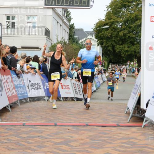 31.08.2025 - 21. Blankeneser Heldenlauf Strokosch-Dieckow http://msf.ph/oto/8689046 31.08.2025 10:28:41 Ziel 2727, 2697, 2700, 2351, 2687 meine-sportfotos.de