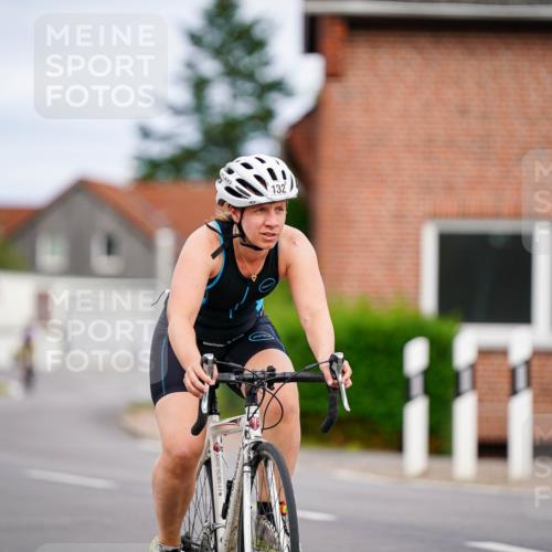 31.08.2025 - Elbe Triathlon Hamburg Michael Burmester http://msf.ph/oto/8689062 31.08.2025 16:08:36 Radfahren  meine-sportfotos.de