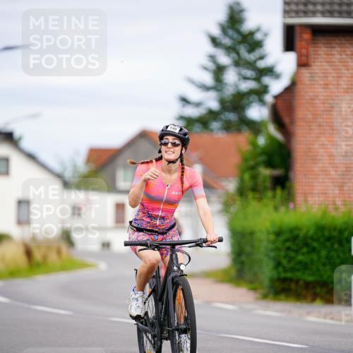 31.08.2025 - Elbe Triathlon Hamburg Michael Burmester http://msf.ph/oto/8689071 31.08.2025 16:08:40 Radfahren  meine-sportfotos.de