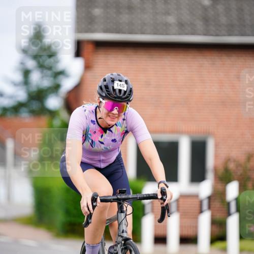 31.08.2025 - Elbe Triathlon Hamburg Michael Burmester http://msf.ph/oto/8689101 31.08.2025 16:08:57 Radfahren  meine-sportfotos.de