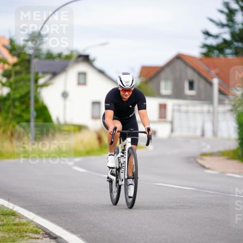 31.08.2025 - Elbe Triathlon Hamburg Michael Burmester http://msf.ph/oto/8689137 31.08.2025 16:10:00 Radfahren  meine-sportfotos.de