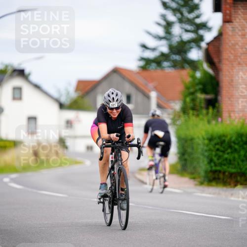 31.08.2025 - Elbe Triathlon Hamburg Michael Burmester http://msf.ph/oto/8689163 31.08.2025 16:10:28 Radfahren  meine-sportfotos.de