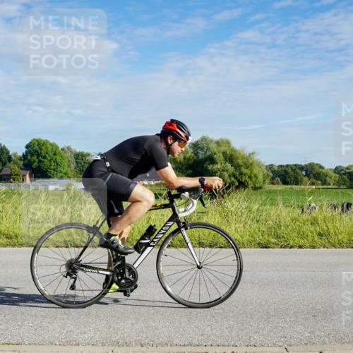 31.08.2025 - Elbe Triathlon Hamburg Michael Burmester http://msf.ph/oto/8689206 31.08.2025 09:18:49 Radfahren 369, 447, 531, 633 meine-sportfotos.de