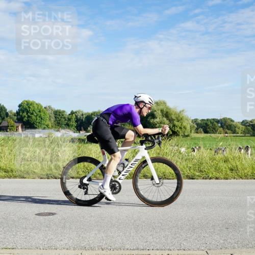 31.08.2025 - Elbe Triathlon Hamburg Michael Burmester http://msf.ph/oto/8689238 31.08.2025 09:19:35 Radfahren 222, 319, 526 meine-sportfotos.de