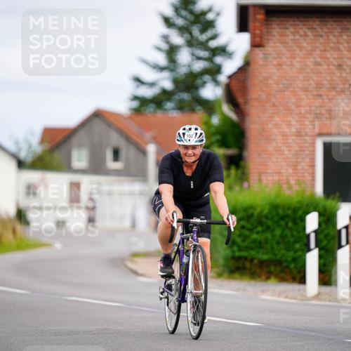31.08.2025 - Elbe Triathlon Hamburg Michael Burmester http://msf.ph/oto/8689256 31.08.2025 16:13:24 Radfahren  meine-sportfotos.de