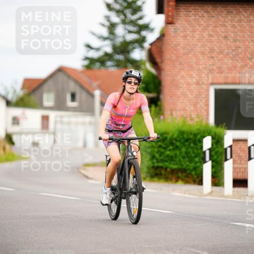 31.08.2025 - Elbe Triathlon Hamburg Michael Burmester http://msf.ph/oto/8689281 31.08.2025 16:14:42 Radfahren  meine-sportfotos.de