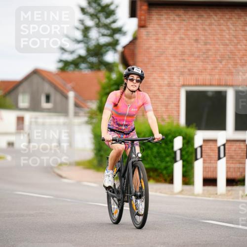 31.08.2025 - Elbe Triathlon Hamburg Michael Burmester http://msf.ph/oto/8689283 31.08.2025 16:14:42 Radfahren  meine-sportfotos.de