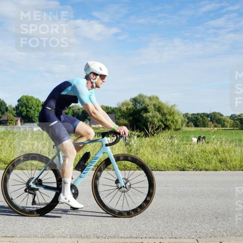31.08.2025 - Elbe Triathlon Hamburg Michael Burmester http://msf.ph/oto/8689429 31.08.2025 09:23:14 Radfahren 270, 472, 508, 521 meine-sportfotos.de