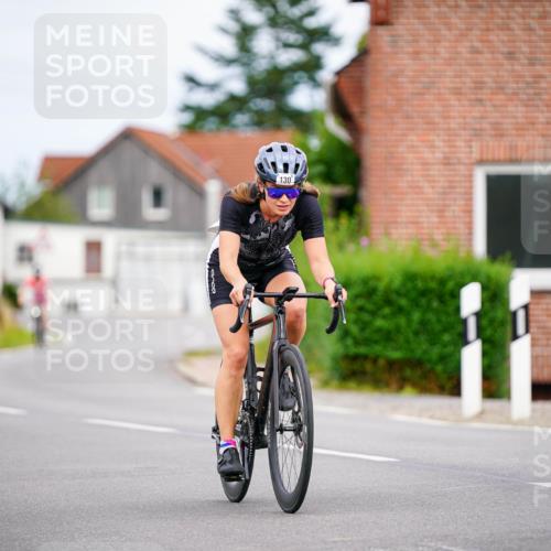 31.08.2025 - Elbe Triathlon Hamburg Michael Burmester http://msf.ph/oto/8689452 31.08.2025 16:20:31 Radfahren  meine-sportfotos.de