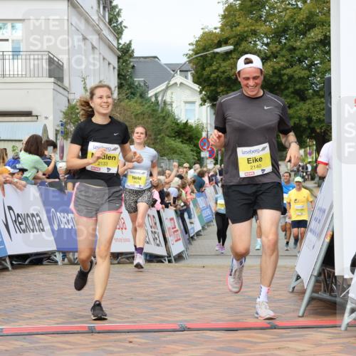 31.08.2025 - 21. Blankeneser Heldenlauf Strokosch-Dieckow http://msf.ph/oto/8689508 31.08.2025 10:28:15 Ziel 2348, 2140, 2133, 2625, 2088 meine-sportfotos.de