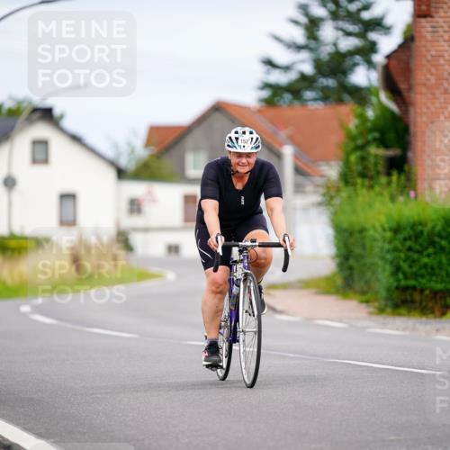 31.08.2025 - Elbe Triathlon Hamburg Michael Burmester http://msf.ph/oto/8689509 31.08.2025 16:23:50 Radfahren  meine-sportfotos.de
