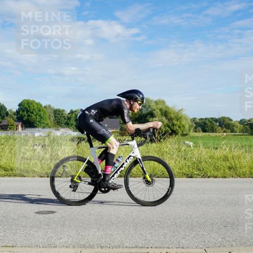 31.08.2025 - Elbe Triathlon Hamburg Michael Burmester http://msf.ph/oto/8689532 31.08.2025 09:24:50 Radfahren 239, 260, 351, 373, 403, 456, 457, 548, 597, 627, 659 meine-sportfotos.de