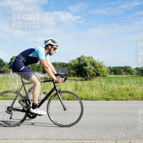 31.08.2025 - Elbe Triathlon Hamburg Michael Burmester http://msf.ph/oto/8689563 31.08.2025 09:25:18 Radfahren 293, 459, 462, 546, 753 meine-sportfotos.de